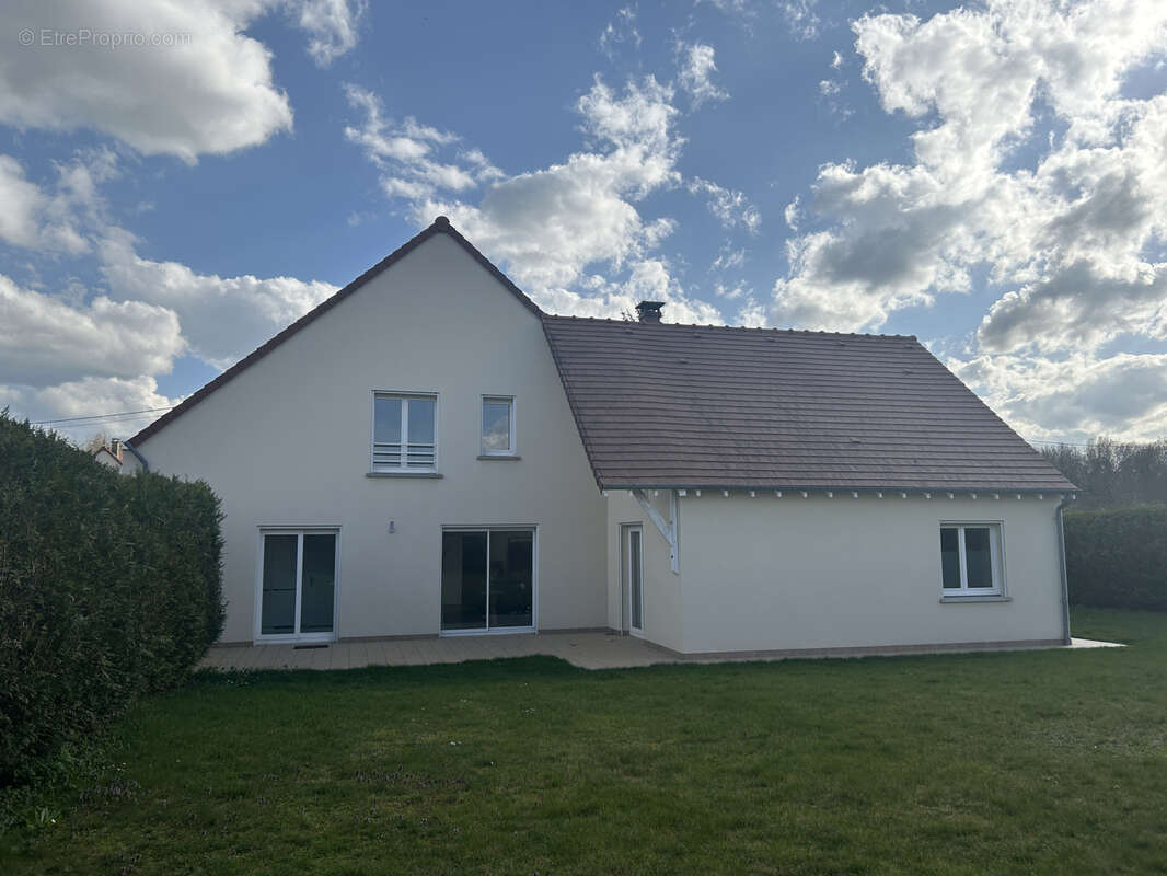 Maison à LA RIVIERE-DE-CORPS