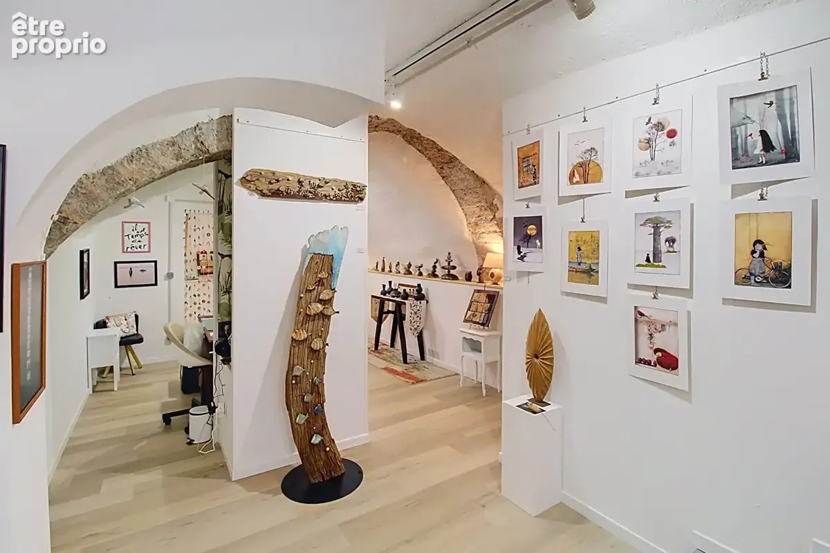 A vendre en exclusivite à draguignan - local commercial avec atelier et vaste espace de stockage - photo 2