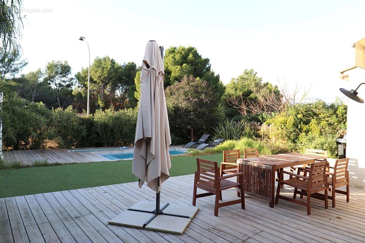 Maison à SAINT-CYR-SUR-MER