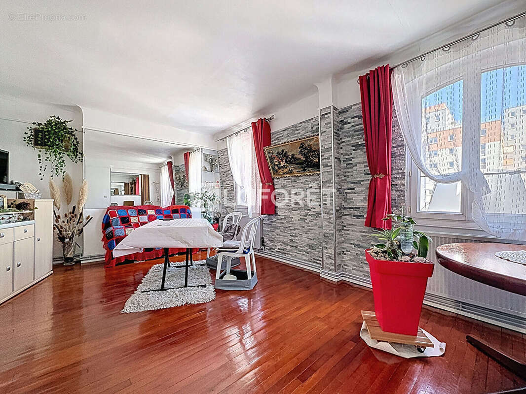 Appartement à SURESNES