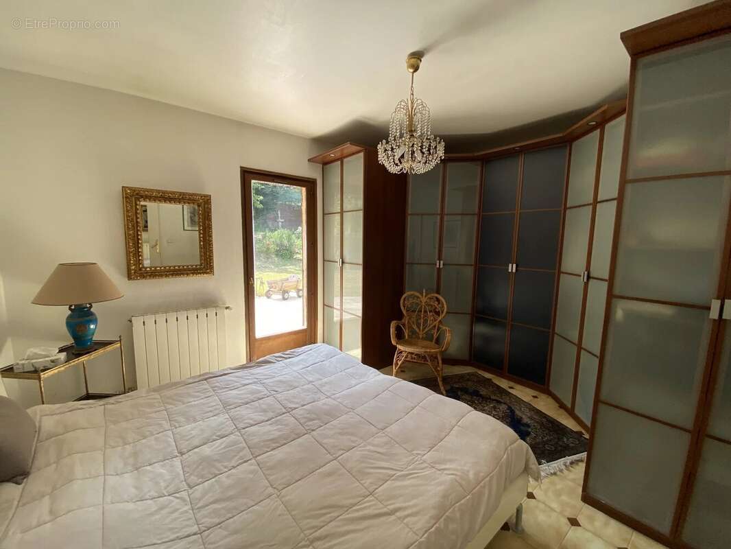 Maison à SAINT-MAXIMIN-LA-SAINTE-BAUME