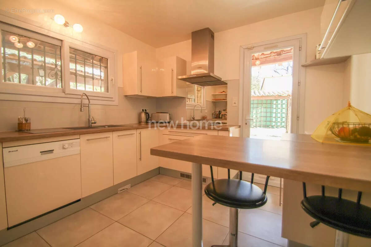 Maison à BAGNOLS-EN-FORET