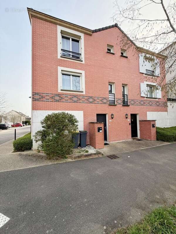 Maison à SAVIGNY-LE-TEMPLE