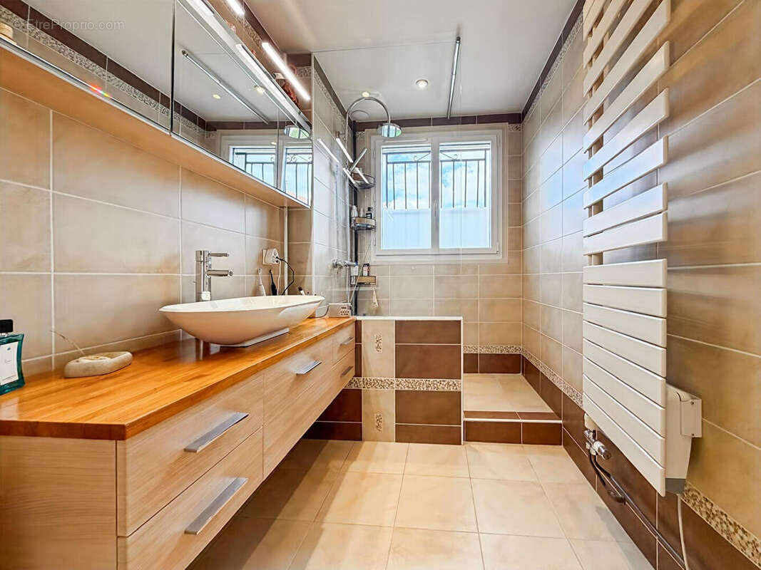 Maison à VERRIERES-LE-BUISSON