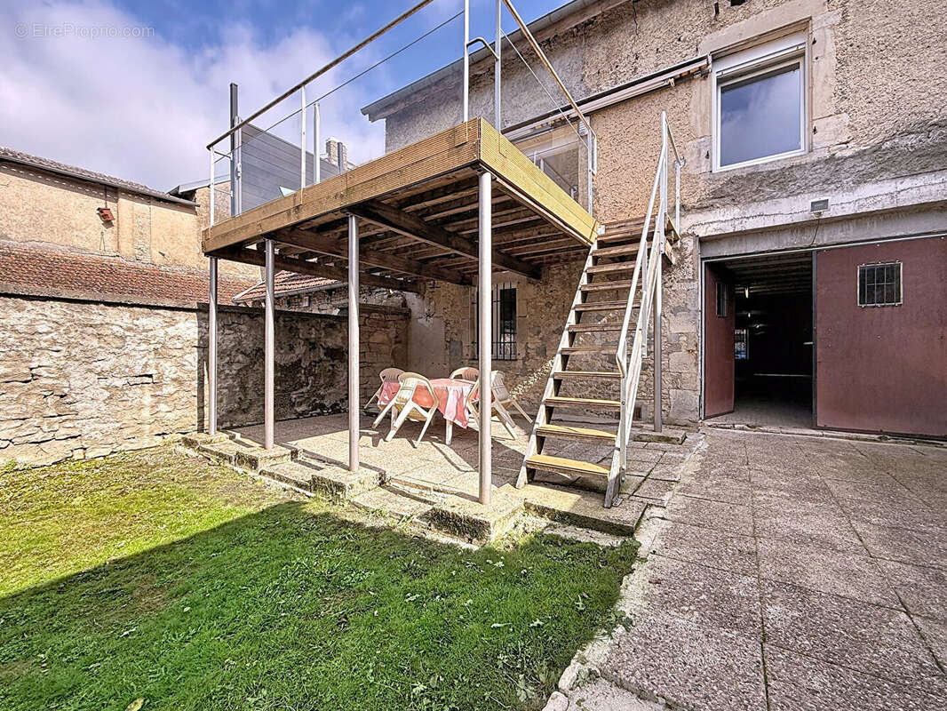 Maison à NEUFCHATEAU