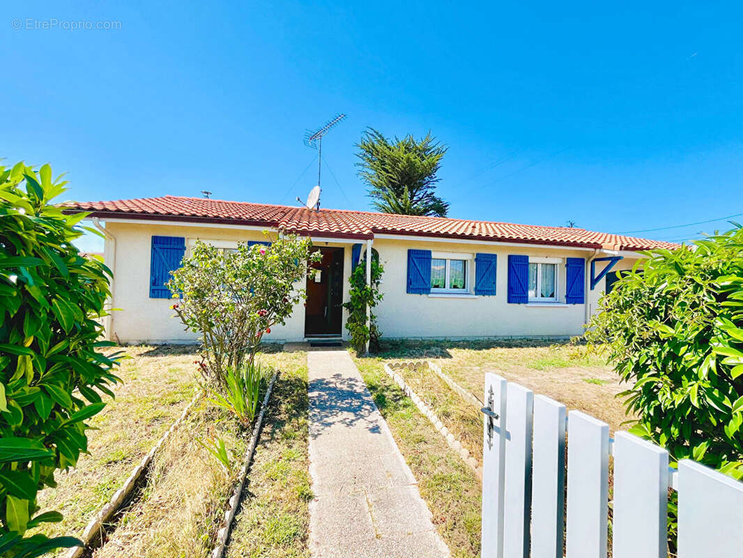Maison T4 de plain-pied avec garage et piscine à vendre à Gujan-Mestras, quartier Meyran - photo 2