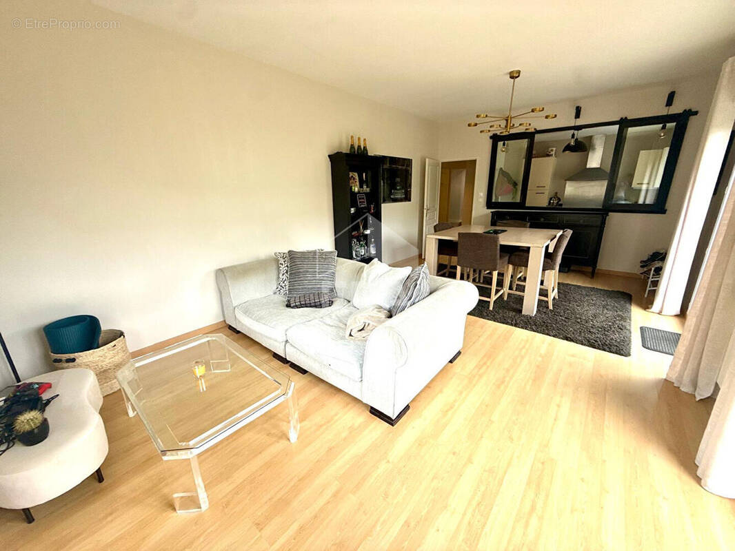 Appartement à SAINT-MARTIN-BOULOGNE
