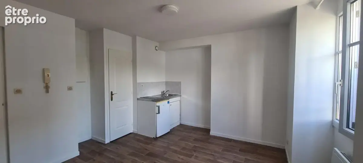 Appartement Nantes 1 P . 16.11 M² . Salle d'eau avec toilettes - photo 2
