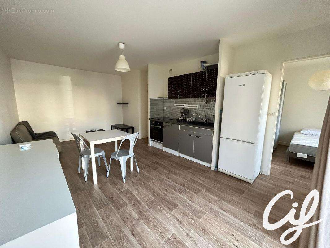 Appartement T1B NANTES Bon Port - 36.27 m2  149 500 Euros - photo 2