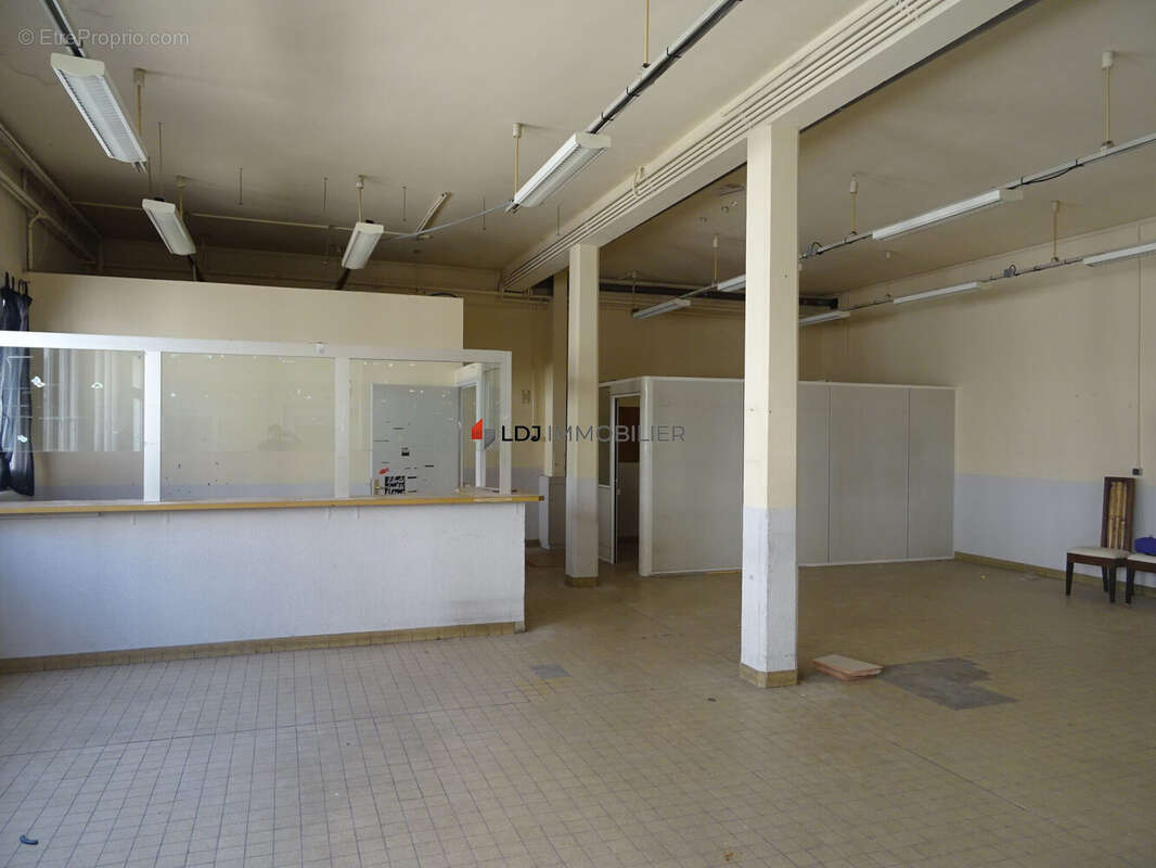 Commerce 500 m² à Amelie-Les-Bains-Palalda  - photo 2