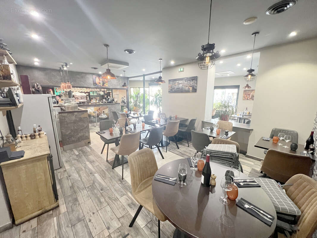 Commerce à SAINT-MAUR-DES-FOSSES