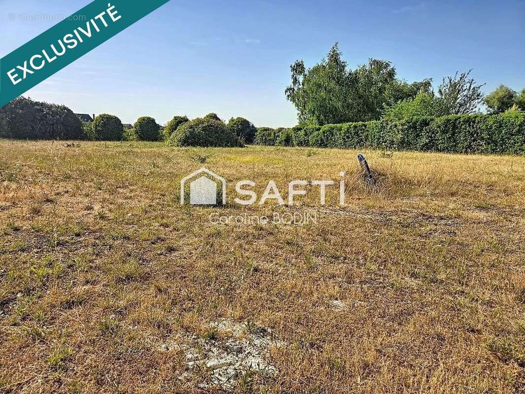 Terrain 1704 m² à Le Puy-Notre-Dame  - photo 3