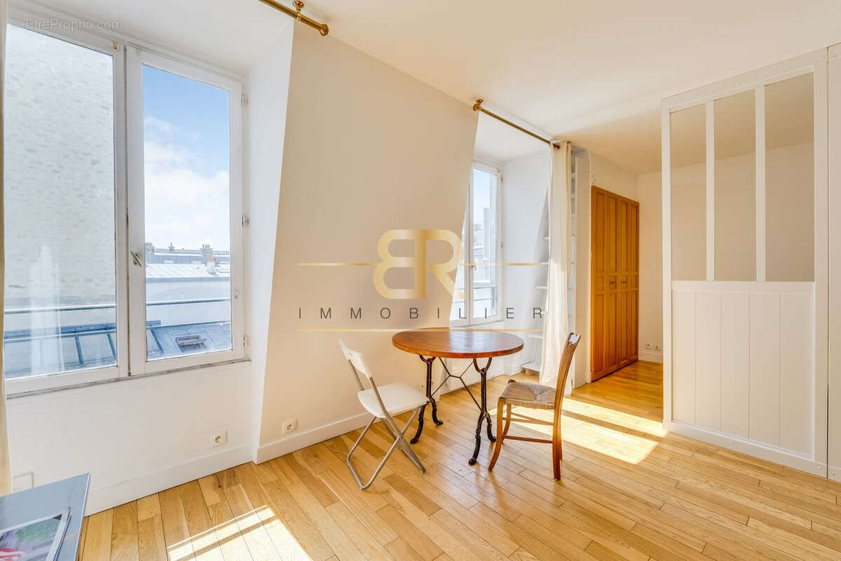 Dernier étage avec ascenseur calme et vue dégagée - photo 11