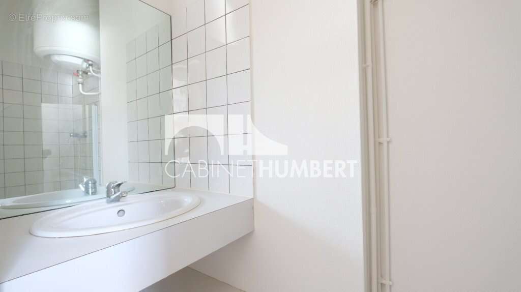 Appartement 42 m² à Saint-Etienne  - photo 5