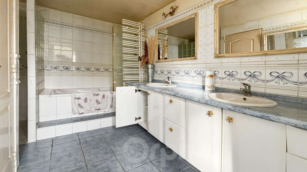 Maison à SAINT-SULPICE-LAURIERE