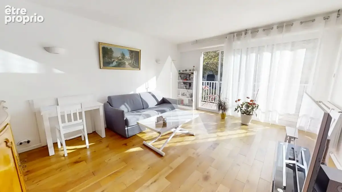 Appartement à LA GARENNE-COLOMBES