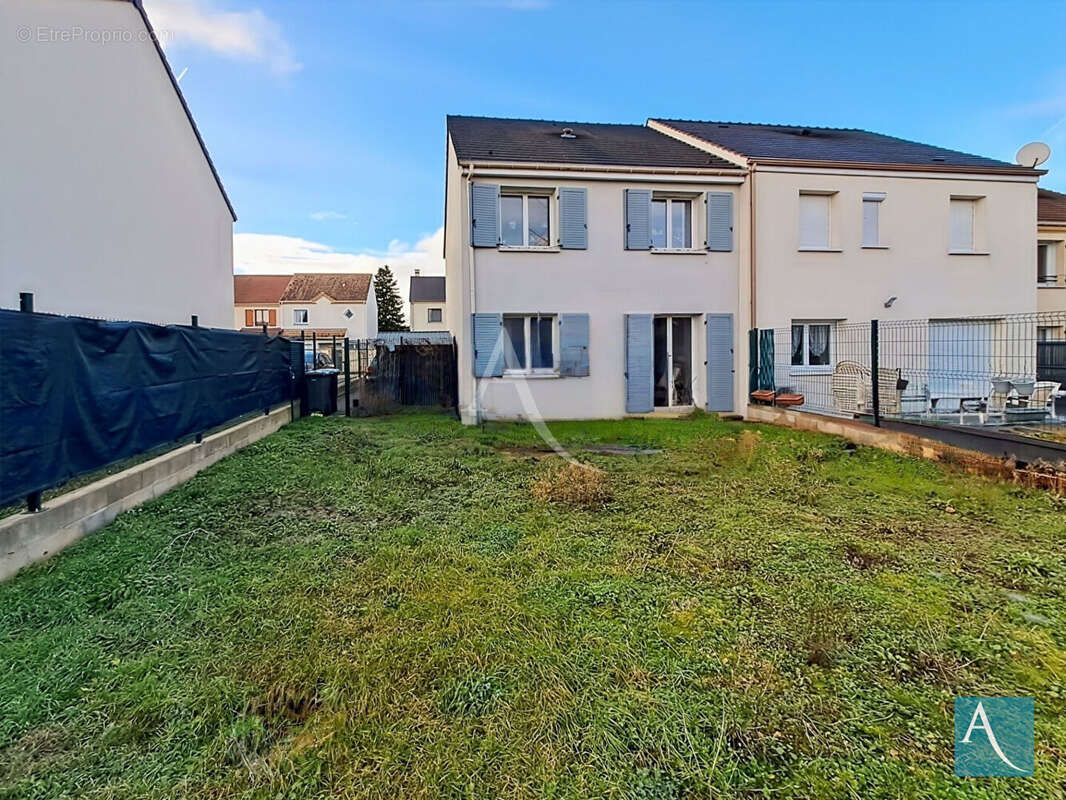 Maison à CHEPTAINVILLE