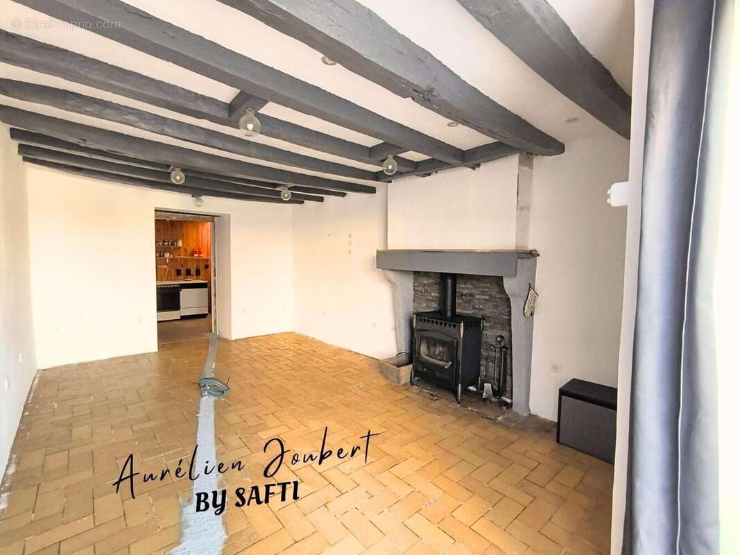 Maison 125 m² à Oulches  - photo 2