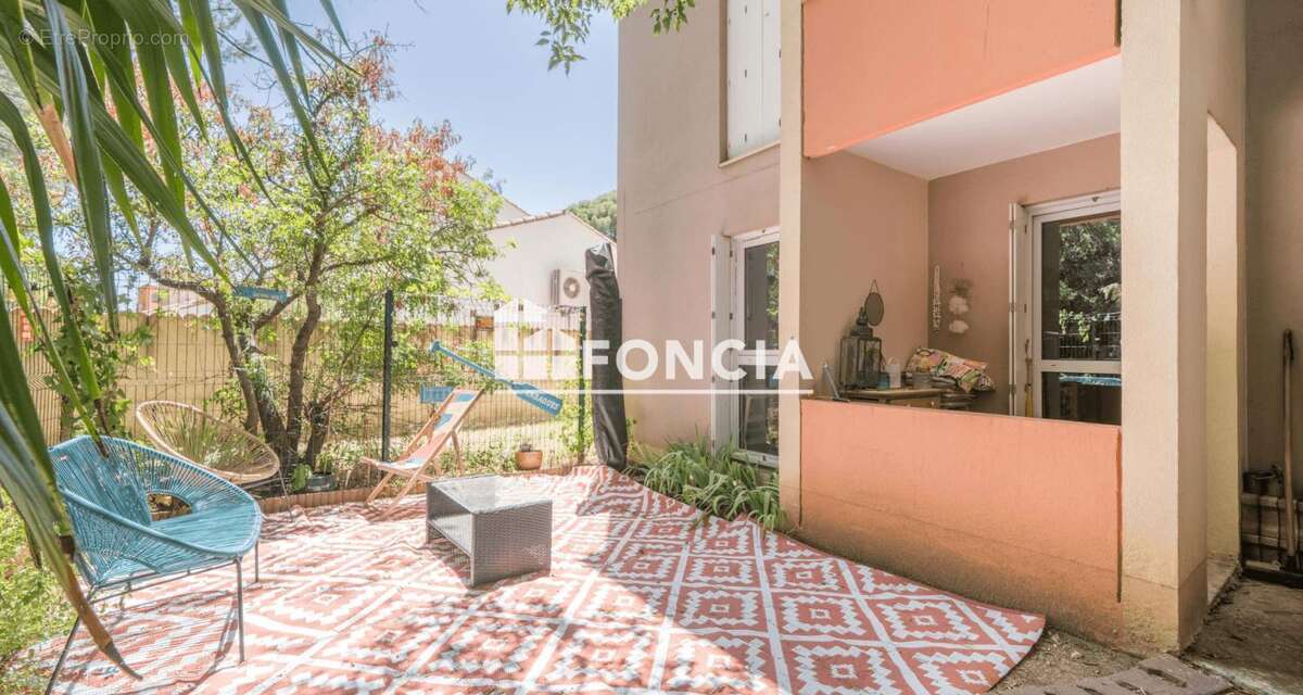 Grand T2 avec jardinet, terrasse et garage - photo 5