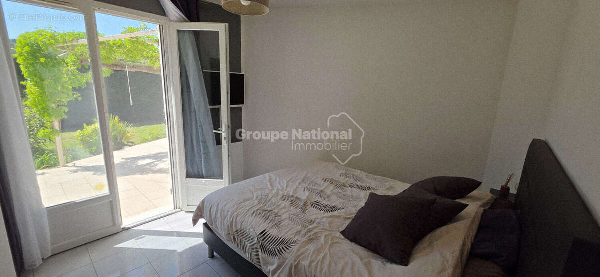 Maison à LA ROQUE-SUR-CEZE