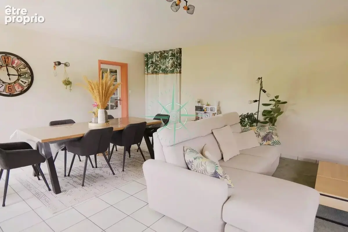 À VENDRE - Appartement 3 pièces  85 m2 avec balcon, garage et caves - photo 4