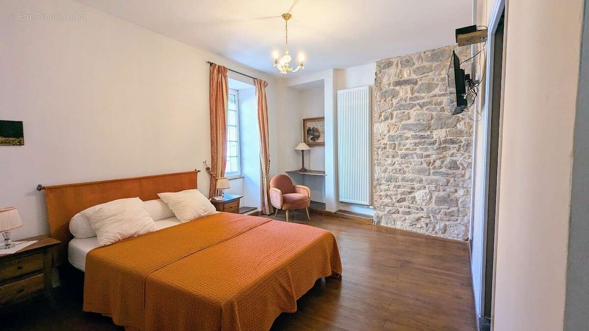 Maison à MONESTIES