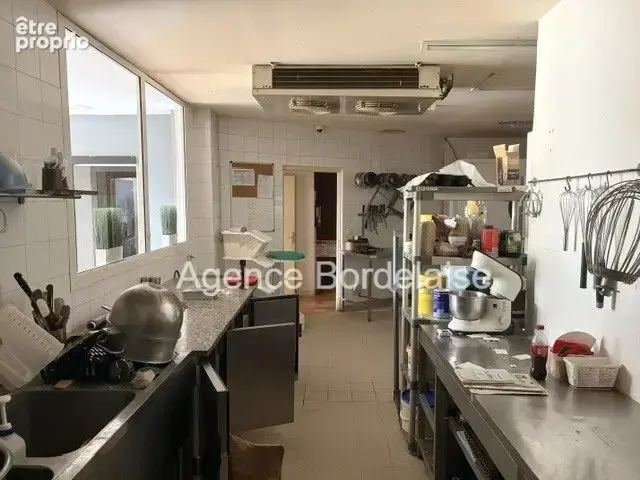 235 m² à Merignac  - photo 5