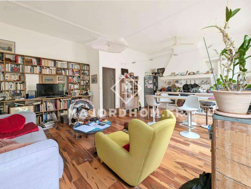 Appartement à MARSEILLE-1E