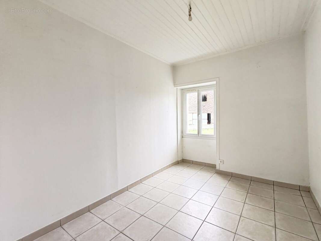 Maison 125 m² à Saint-Hilaire-De-Chaleons  - photo 7