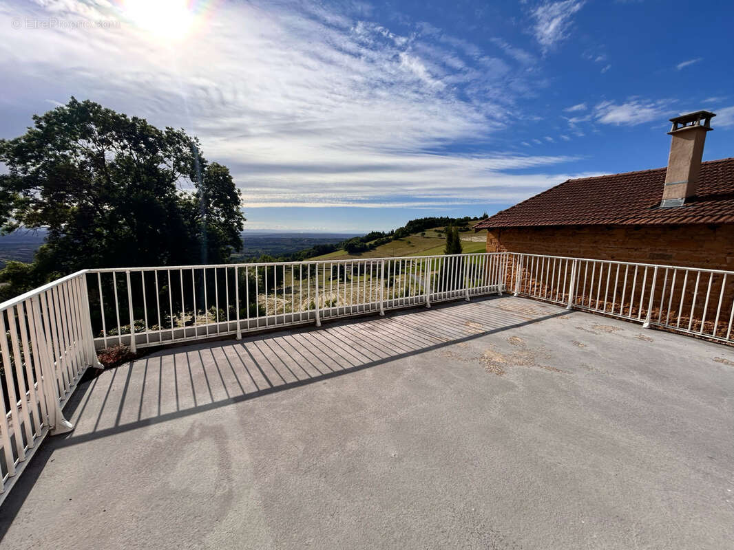Maison à VILLE-SUR-JARNIOUX