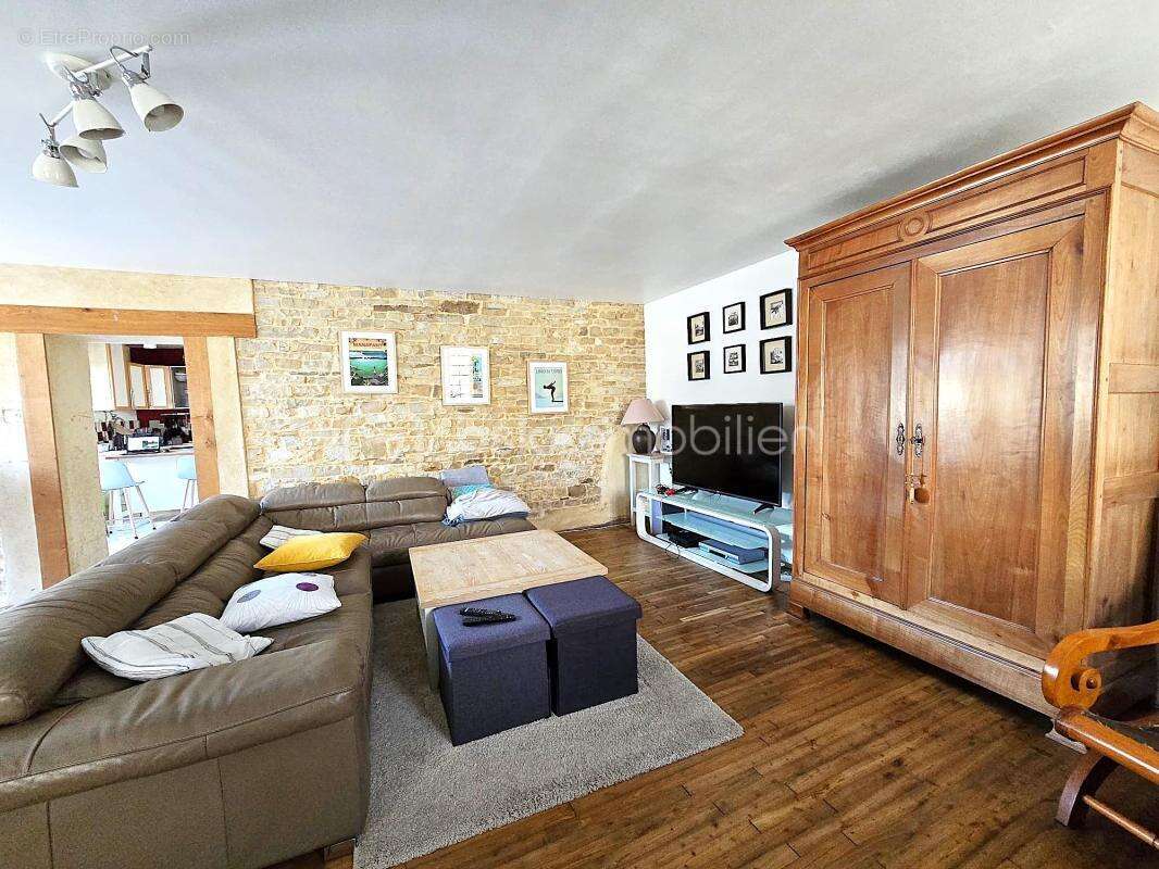 Maison à BOURG-DES-COMPTES