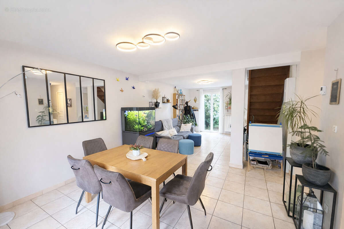 Maison à OZOIR-LA-FERRIERE