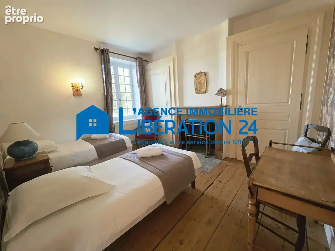 MAISON EN PIERRE 183m² + dépendances sur 7600m² - photo 6