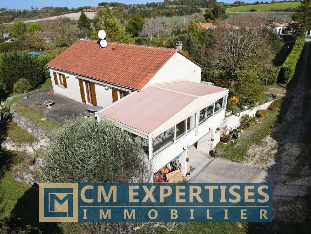 Maison à LEGUILLAC-DE-L&#039;AUCHE