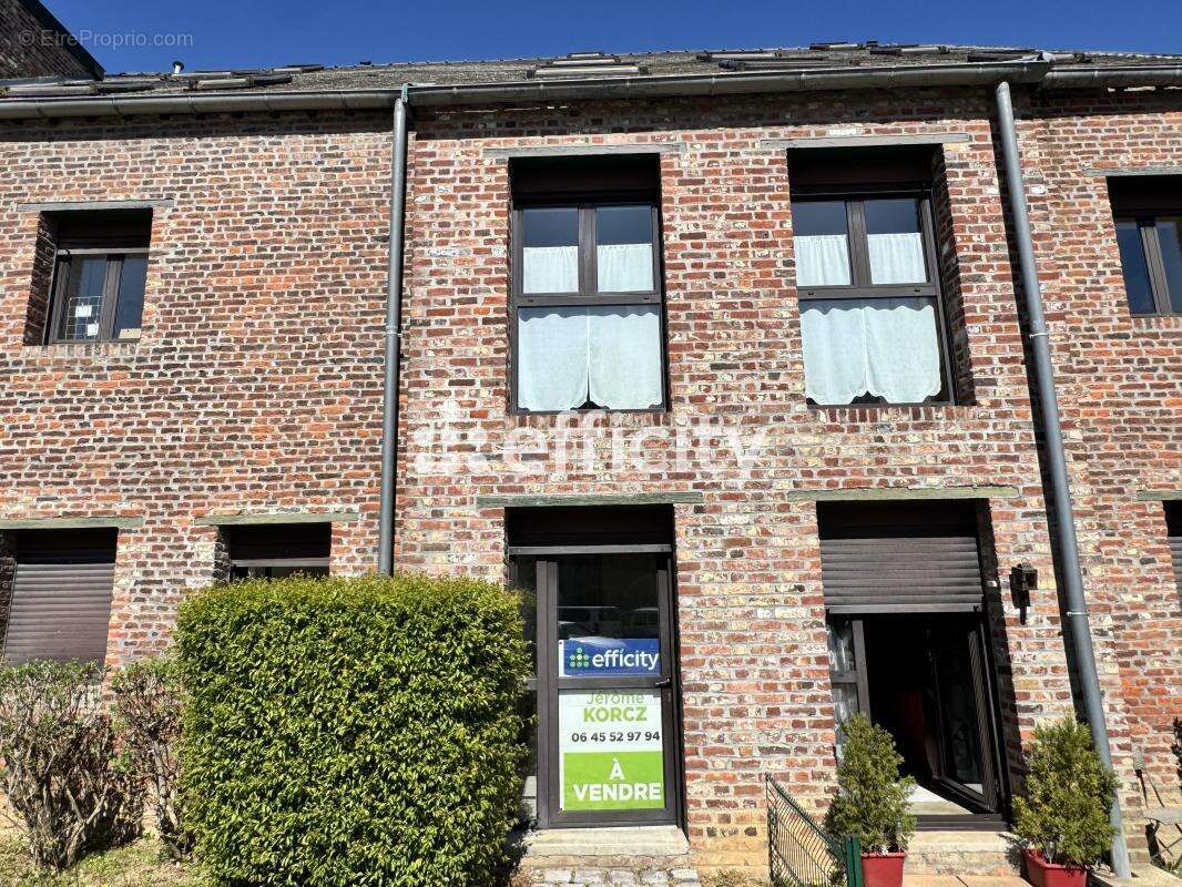 Appartement à FAMARS