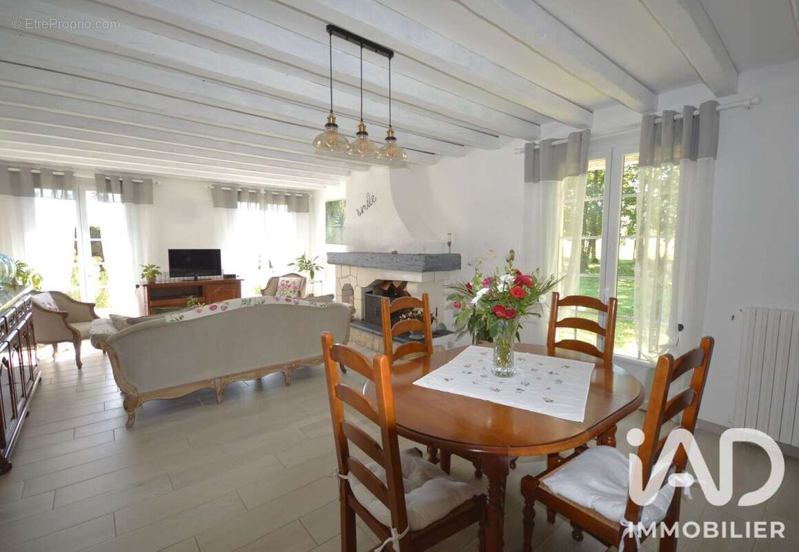 Maison 100 m² à Chermignac  - photo 9
