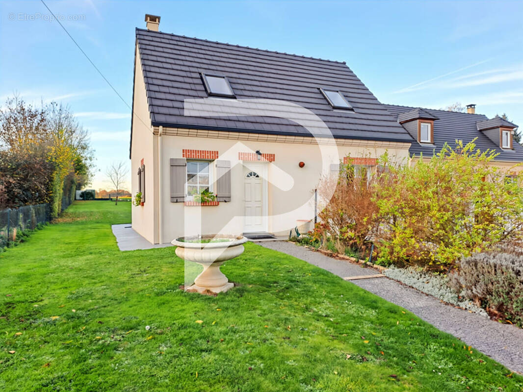 Maison à MILLY-SUR-THERAIN