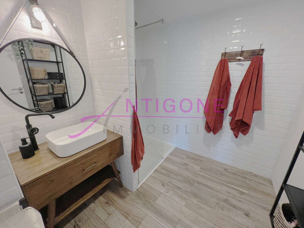 Appartement à SIX-FOURS-LES-PLAGES