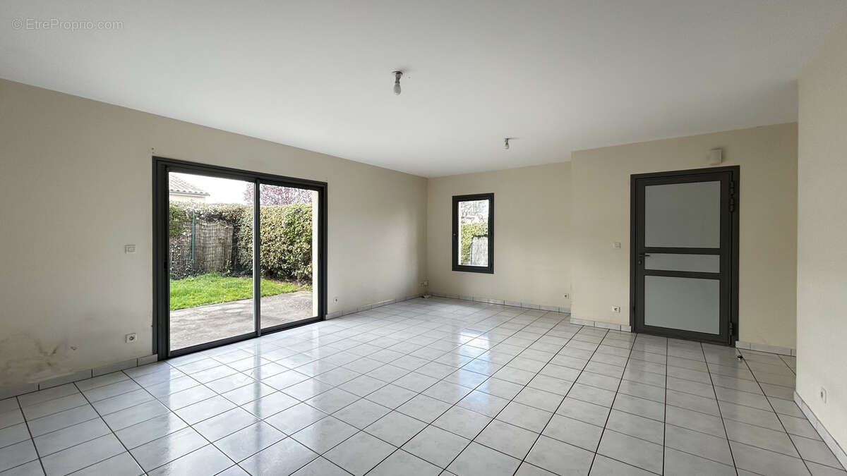 Maison à COULON