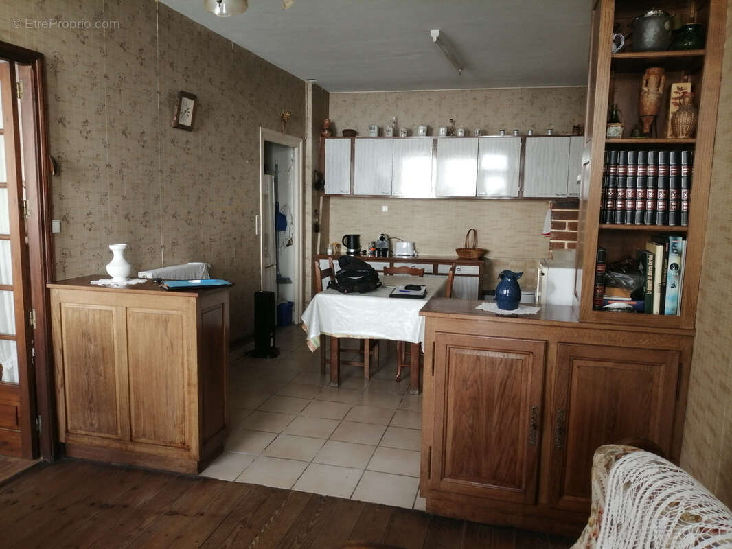 Maison à LA ROCHEBEAUCOURT-ET-ARGENTINE