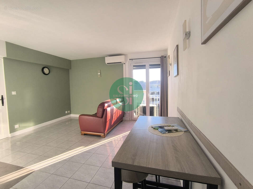 Appartement à SIX-FOURS-LES-PLAGES