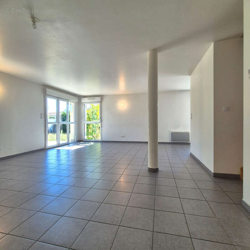 Maison à VILLENAVE-D&#039;ORNON