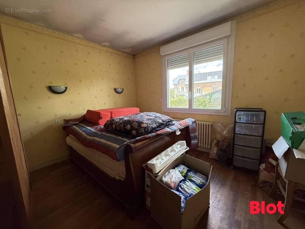 Maison à MONTREUIL-SUR-ILLE