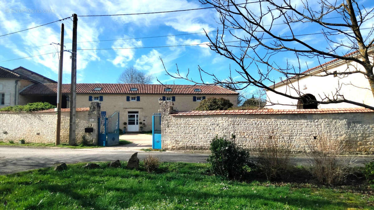 OVERVIEW - Maison à CHENON