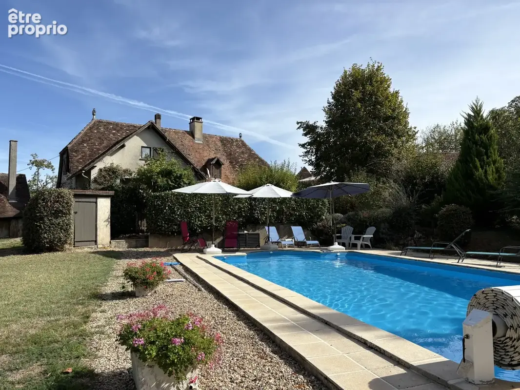 Fermette transformée en gite complexe avec piscine et 4 hectares de terrain avec bois - photo 3