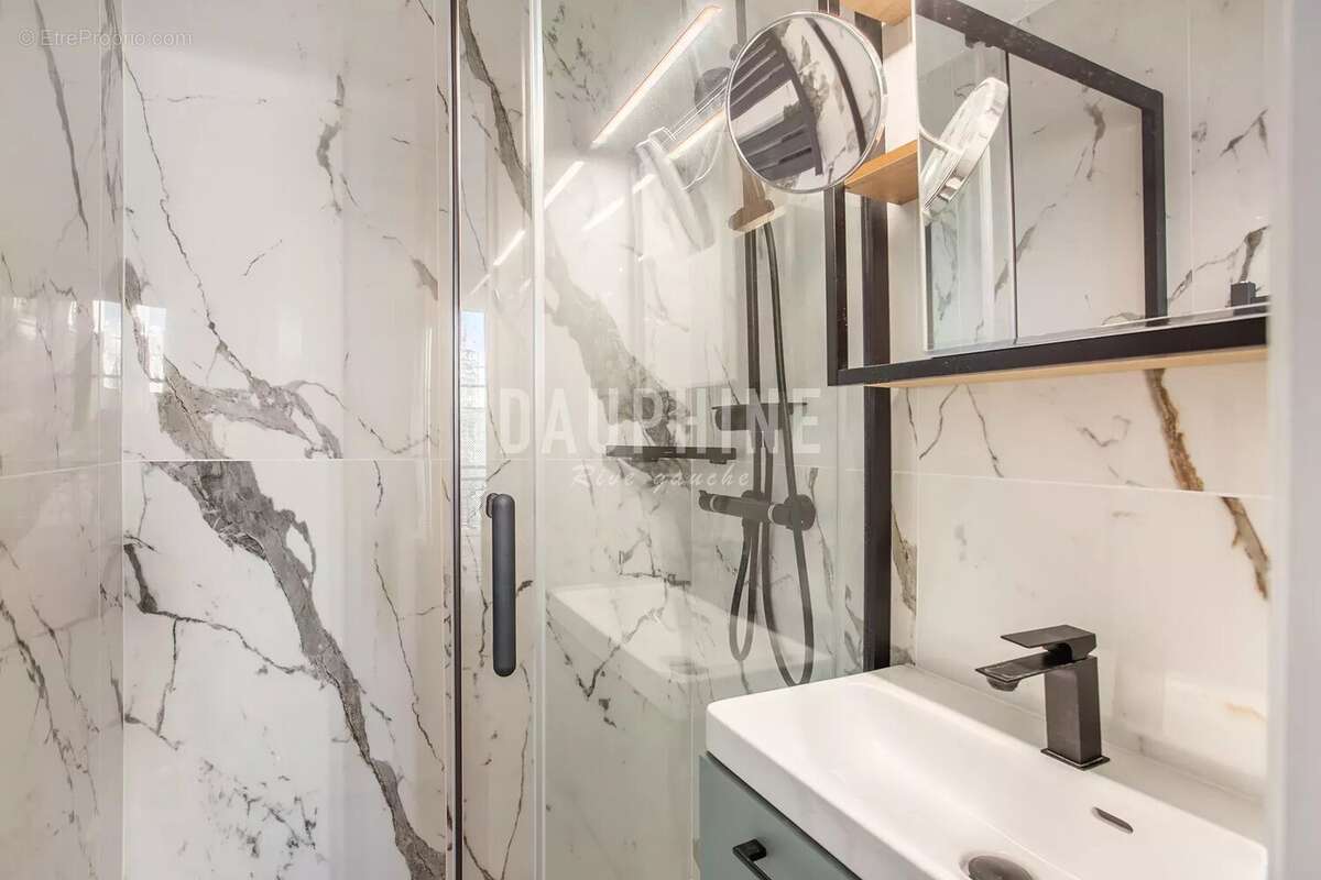 Appartement à PARIS-7E