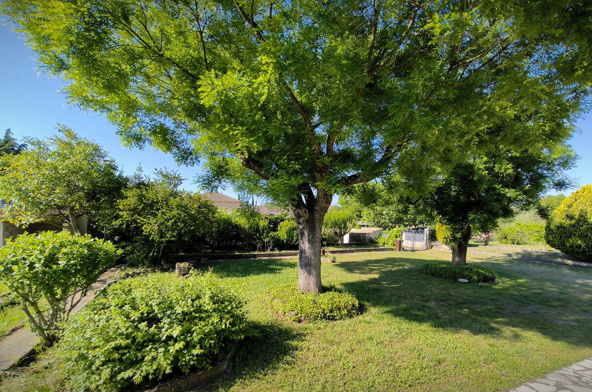 Maison à SAINT-LAURENT-LA-VERNEDE