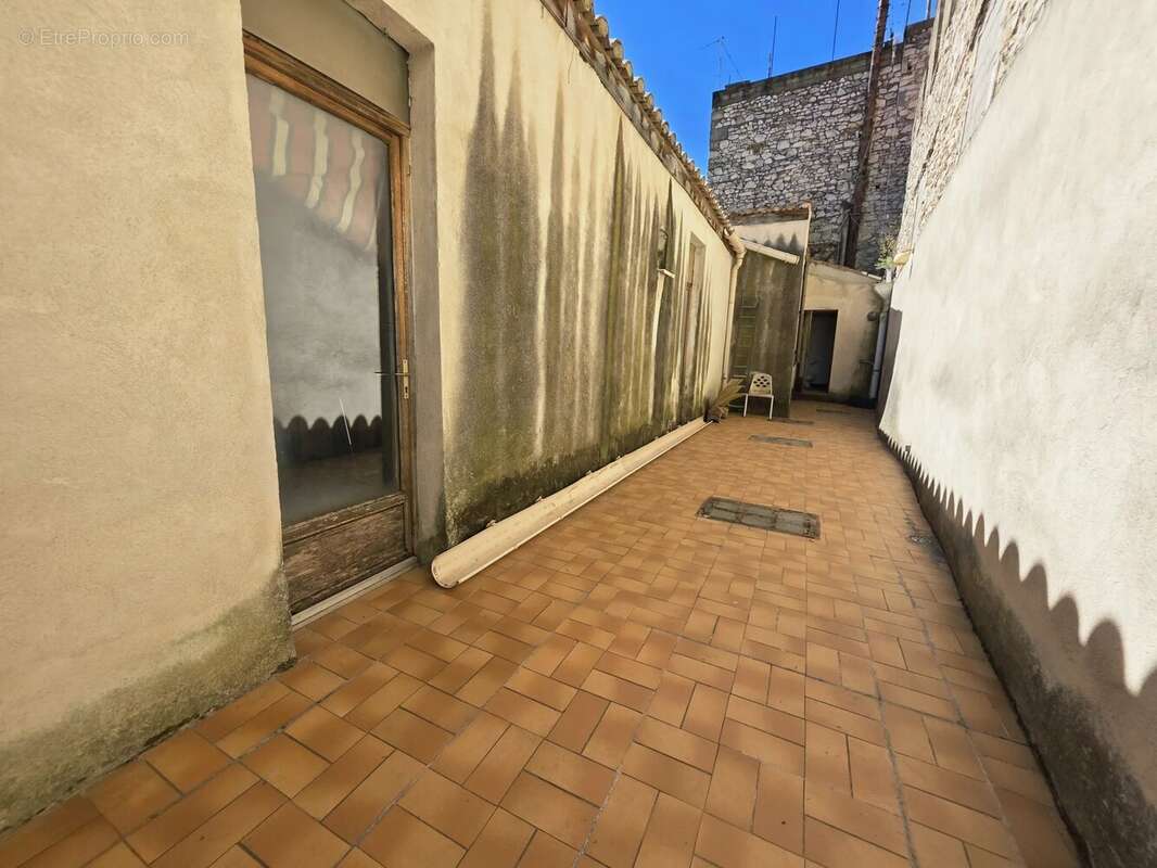 Appartement 265 m² à Nimes  - photo 9