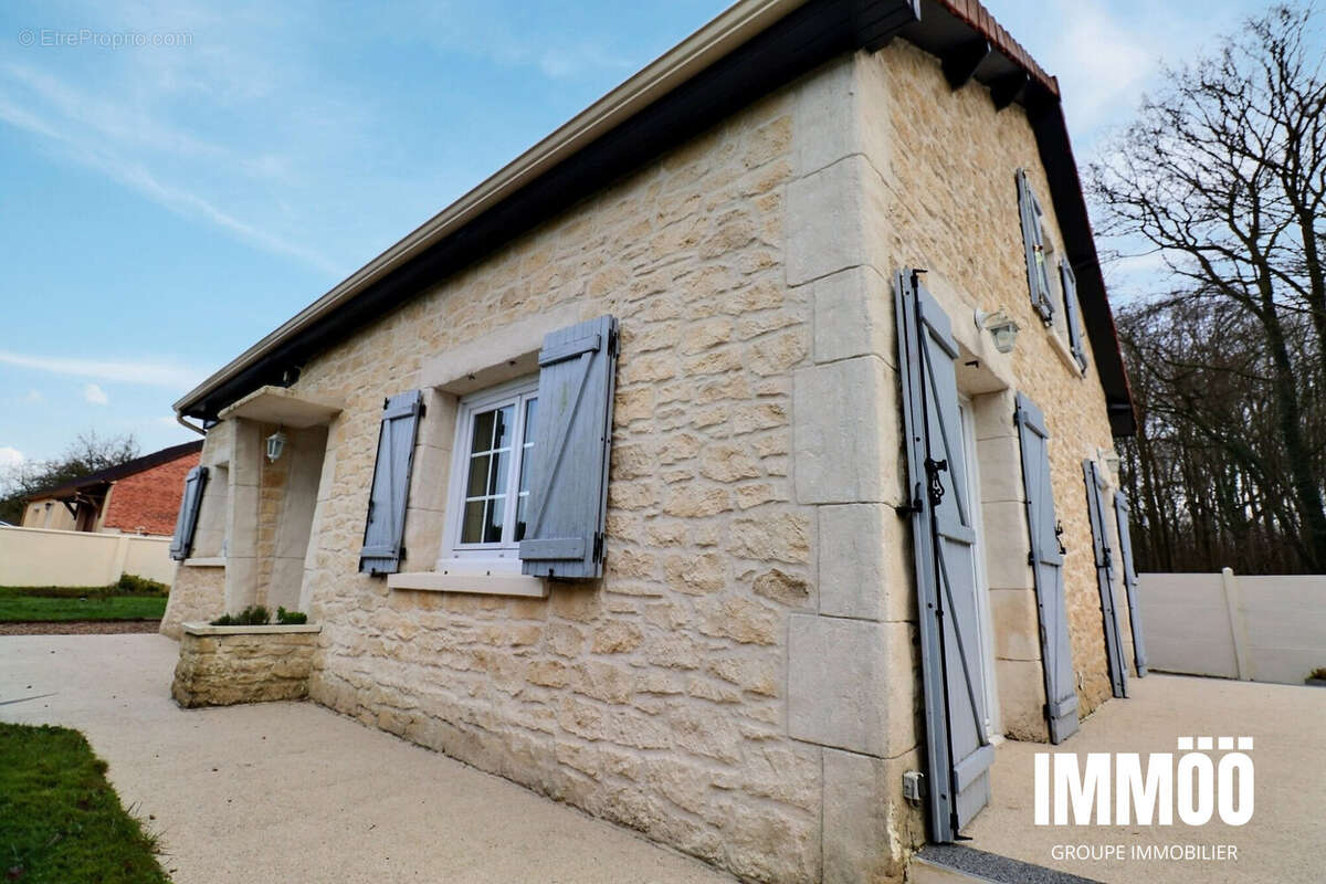 Maison à LA VAUPALIERE