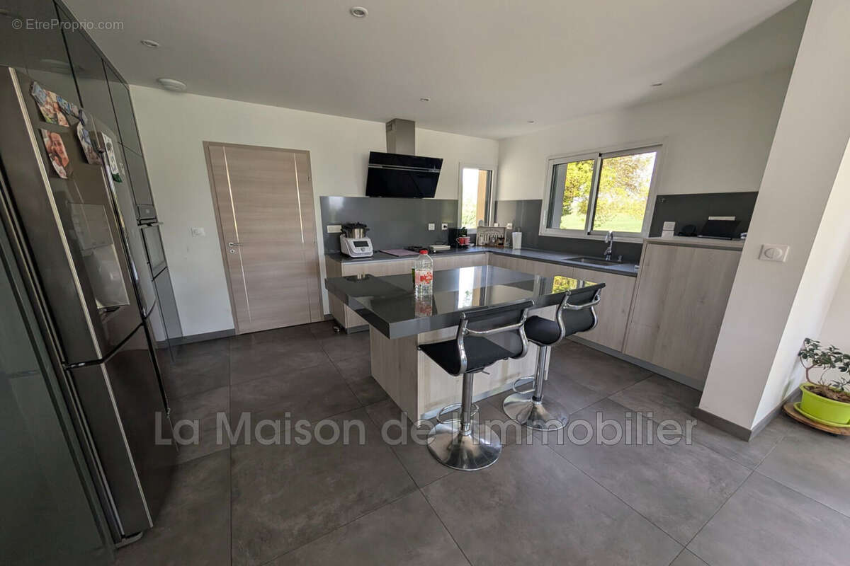 Maison à CRIQUEBEUF-SUR-SEINE
